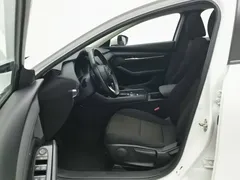 2021 Mazda 3 2.0L, белый — фото 10