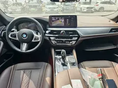 2021 BMW 5 Series 530Li Leading M Sport Package, белый — фото 5