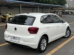 2021 Volkswagen Polo Plus 1.5L AT Colorful Tech, белый — фото 3