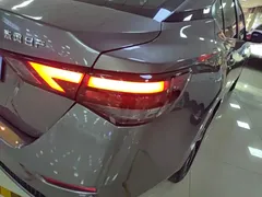 2021 Nissan Sylphy 1.6L XL CVT — фото 8