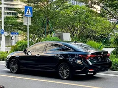 2022 Toyota Avalon 2.0L XLE Premium, чёрный — фото 3