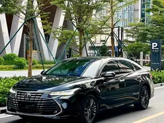 2022 Toyota Avalon 2.0L XLE Premium, чёрный — фото 4