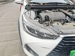 2022 Toyota Yaris L Zhixuan X 1.5L CVT PLUS, белый — фото 7