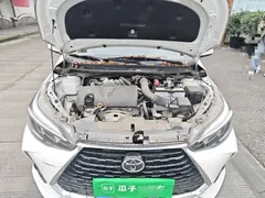 2022 Toyota Yaris L Zhixuan X 1.5L CVT PLUS, белый — фото 21