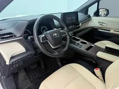 2021 Toyota Sienna 2.5L Hybrid Luxury — фото 14