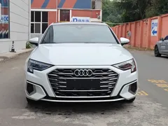 2023 Audi A3L Limousine 35 TFSI Luxury, белый — фото 3