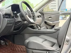 2021 Nissan Sylphy 1.6L XL CVT — фото 11