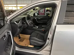 2022 Toyota Wildlander 2.0L CVT 4WD Luxury Plus — фото 10