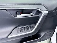 2023 Toyota Wildlander 2.0L CVT 4WD Luxury Plus, белый — фото 10