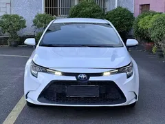 2022 Toyota Levin Hybrid 1.8H E-CVT Leading, белый — фото 2
