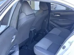 2022 Toyota Levin Hybrid 1.8H E-CVT Leading, белый — фото 3