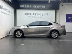 2021 Toyota Camry 2.0G Luxury — фото 3