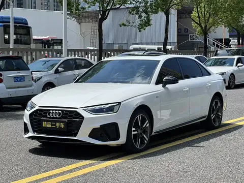 2022 Audi A4L 40 TFSI Luxury Sport