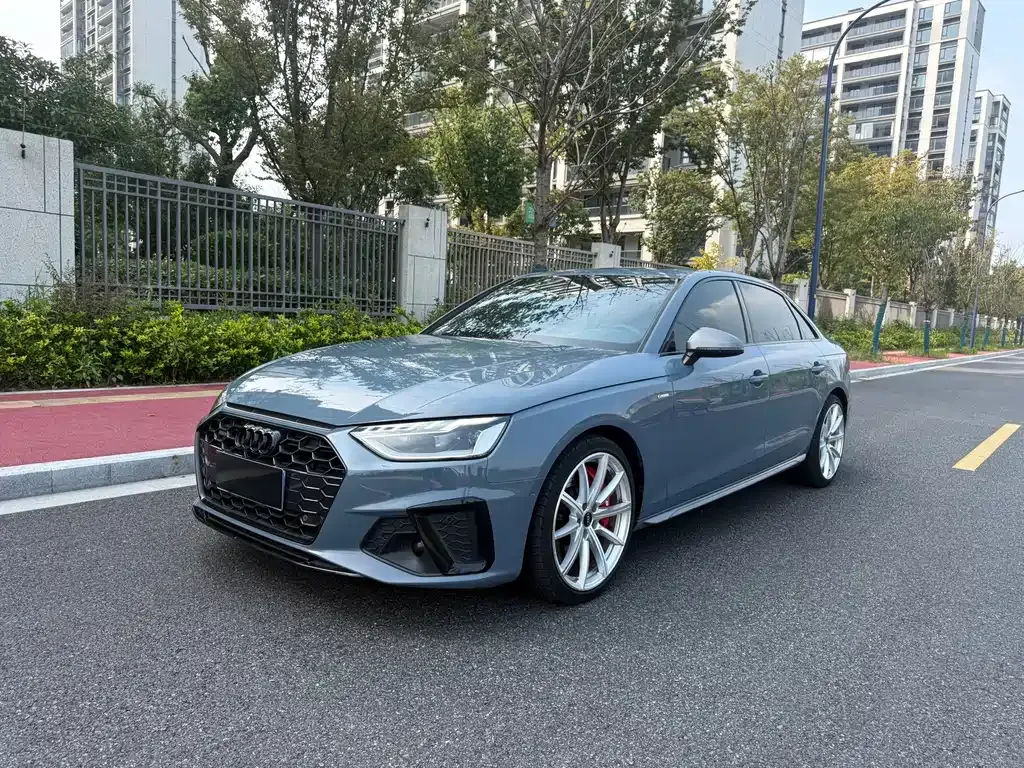 2022 Audi A4L 40 TFSI quattro RS