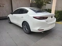 2021 Mazda 3 1.5L AT, белый — фото 7