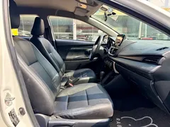 2021 Toyota Yaris L Zhixuan X 1.5L CVT Luxury, белый — фото 8