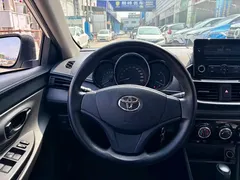2021 Toyota Yaris L Zhixuan X 1.5L CVT Luxury, белый — фото 12