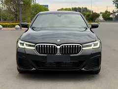 2022 BMW 5 Series 525Li M Sport Package, чёрный — фото 2