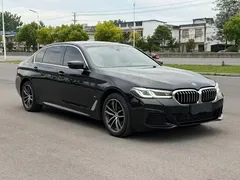 2022 BMW 5 Series 525Li M Sport Package, чёрный — фото 3