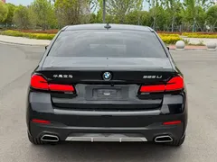 2022 BMW 5 Series 525Li M Sport Package, чёрный — фото 5