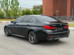 2022 BMW 5 Series 525Li M Sport Package, чёрный — фото 6