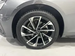 2023 Audi A4L 40 TFSI Luxury Dynamic — фото 18