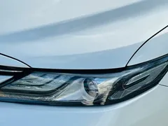 2023 Toyota Camry 2.5G Luxury, белый — фото 7