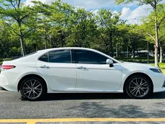 2023 Toyota Camry 2.5G Luxury, белый — фото 10