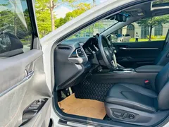 2023 Toyota Camry 2.5G Luxury, белый — фото 11