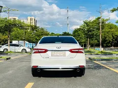 2023 Toyota Camry 2.5G Luxury, белый — фото 17