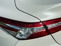 2023 Toyota Camry 2.5G Luxury, белый — фото 18
