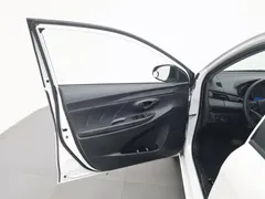 2021 Toyota Vios 1.5L CVT, белый — фото 8