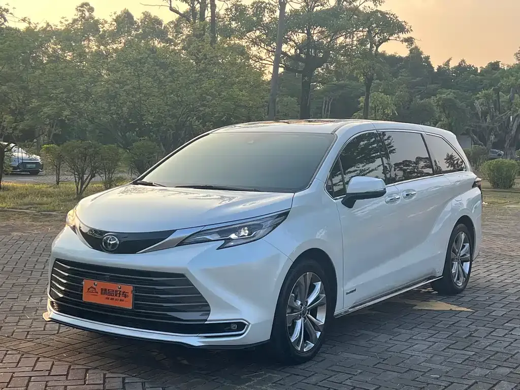 2023 Toyota Sienna 2.5L Hybrid Premium