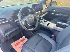 2023 Toyota Sienna 2.5L Hybrid Premium, белый — фото 10