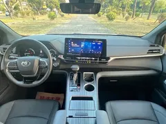 2023 Toyota Sienna 2.5L Hybrid Premium, белый — фото 13