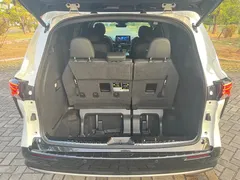2023 Toyota Sienna 2.5L Hybrid Premium, белый — фото 20