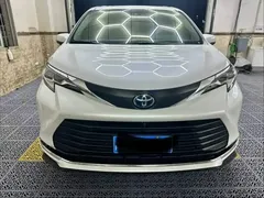 2023 Toyota Sienna 2.5L, белый — фото 2