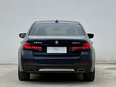 2022 BMW 5 Series 530Li Leading M Sport Package, чёрный — фото 4