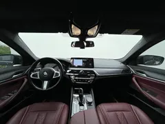 2022 BMW 5 Series 530Li Leading M Sport Package, чёрный — фото 8
