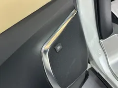 2021 Toyota Alphard Hybrid 2.5L Premium, белый — фото 9