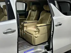 2021 Toyota Alphard Hybrid 2.5L Premium, белый — фото 17