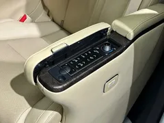 2021 Toyota Alphard Hybrid 2.5L Premium, белый — фото 18