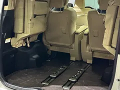 2021 Toyota Alphard Hybrid 2.5L Premium, белый — фото 38