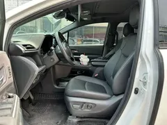 2023 Toyota Sienna 2.5L Hybrid Platinum, белый — фото 2