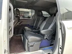 2023 Toyota Sienna 2.5L Hybrid Platinum, белый — фото 10