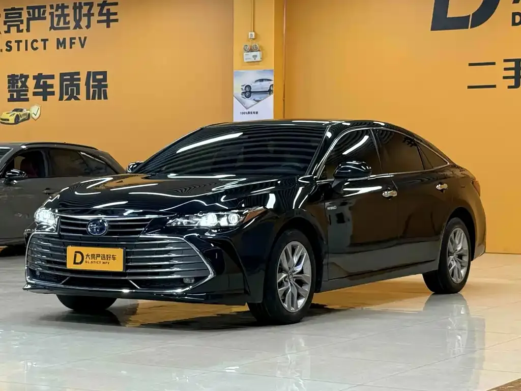 2022 Toyota Avalon Hybrid 2.5L Luxury