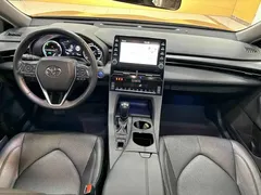 2022 Toyota Avalon Hybrid 2.5L Luxury, чёрный — фото 10