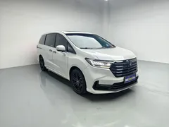 2022 Honda Odyssey 2.0L e:HEV, белый — фото 3