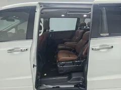 2022 Honda Odyssey 2.0L e:HEV, белый — фото 16
