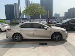2021 Toyota Camry 2.5G Luxury — фото 3